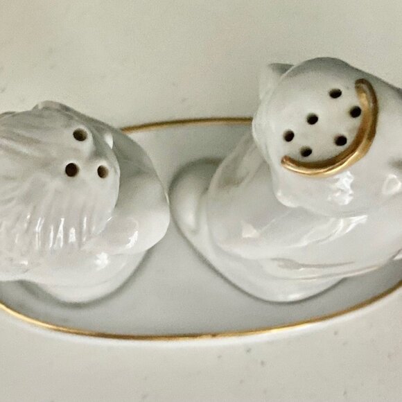 Vintage 1980s Husband & Wife Married Couple Collectible Salt & Pepper Shaker Set - Picture 5 of 7